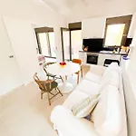 Apartament Zen Circle Floor Beachfront Gem *