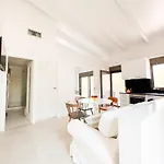 Zen Circle Floor Beachfront Gem *