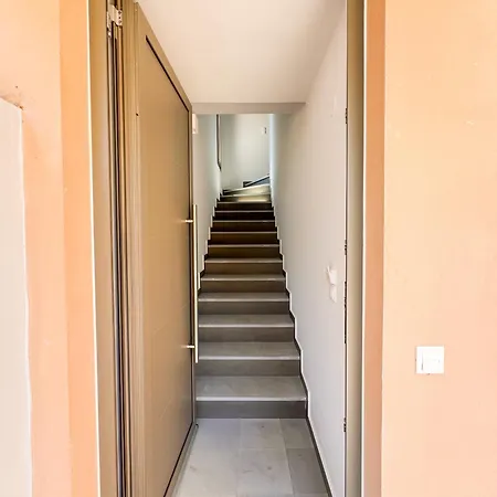 Apartment Eucalyptus 2019 Floor Two-balconies Beachfront *