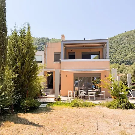 Eucalyptus--top Floor Beachfront Λευκάδα