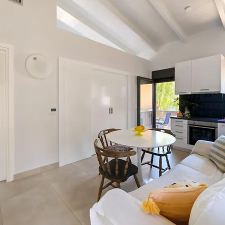 Apartment Eucalyptus 2019 Floor Two-balconies Beachfront Frínion