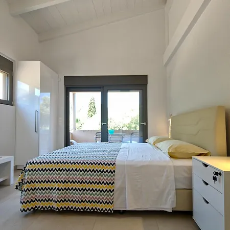 Eucalyptus 2019 Floor Two-balconies Beachfront Apartment