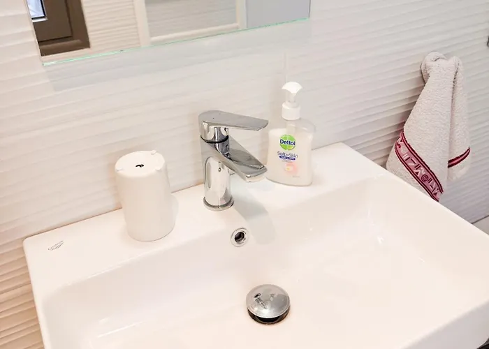 Zen Beachfront Apartment Апартаменты