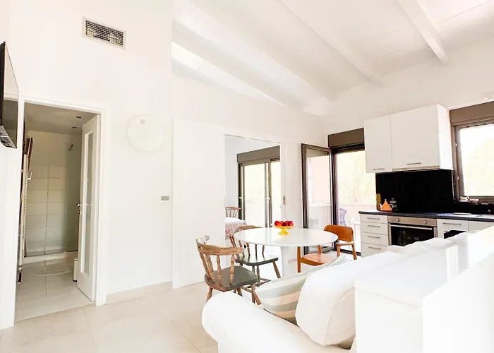 Zen Beachfront Apartment *