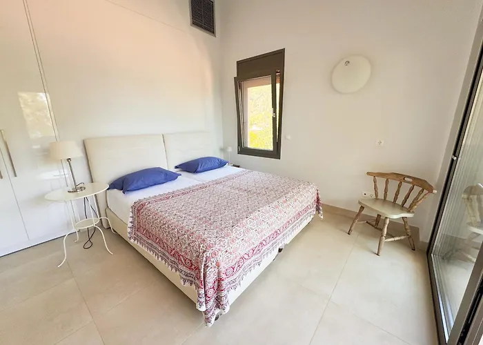 Zen Beachfront Apartment *