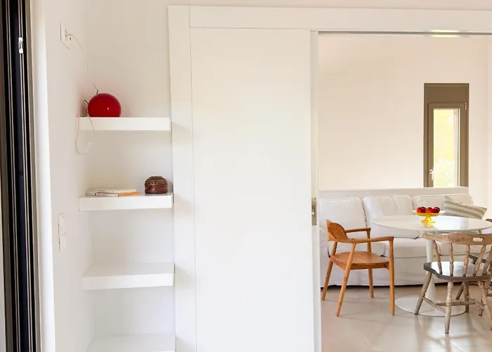 Апартаменты Zen Beachfront Apartment