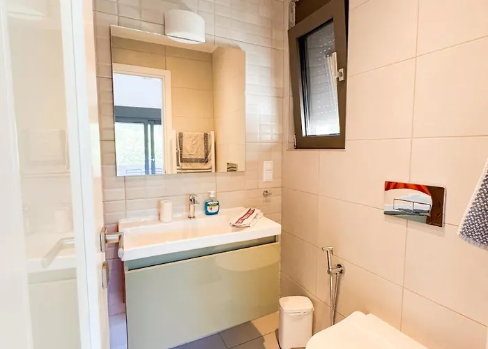 Апартаменты Zen Beachfront Apartment